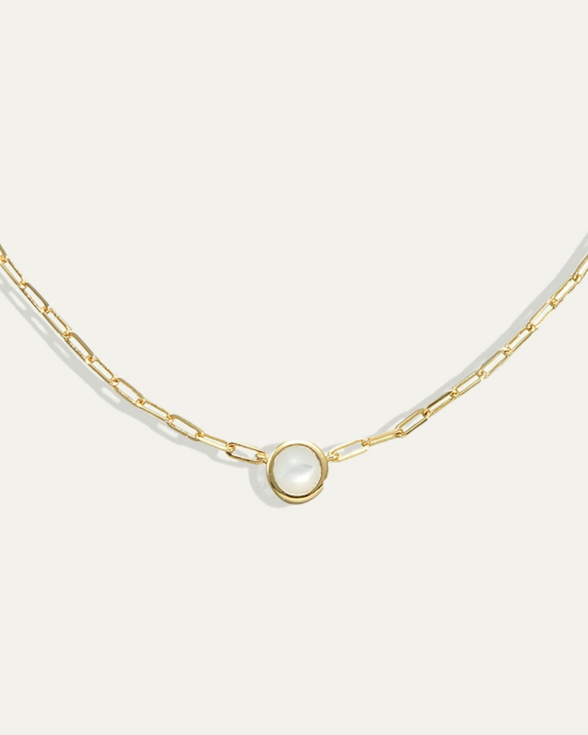 Ava Paperclip Necklace in Mother of Pearl
