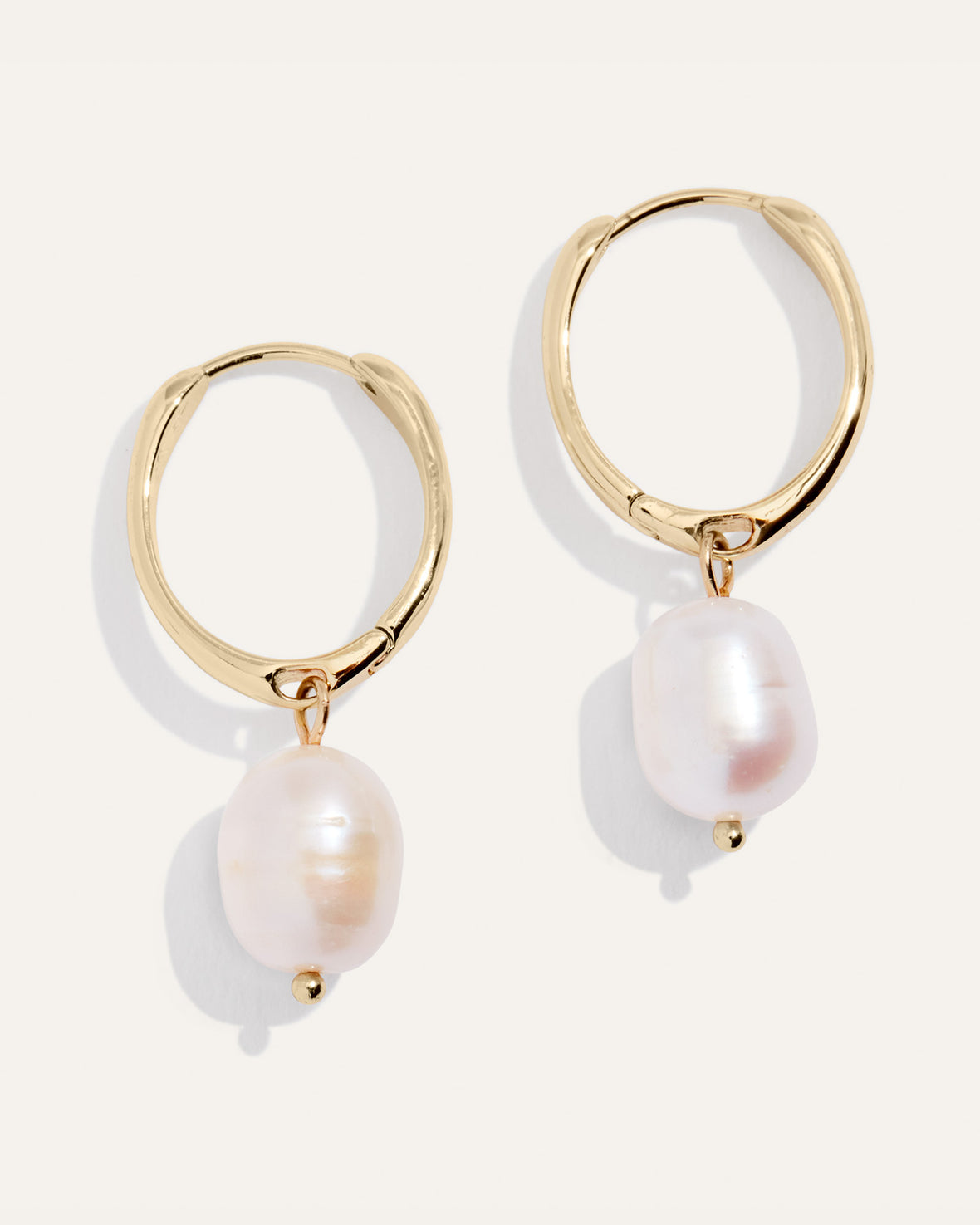 Pearl Essential Huggie Earrings